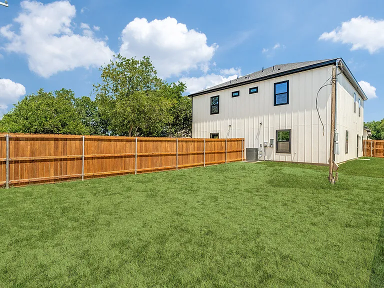 8009 Doreen Ave — Photo 12