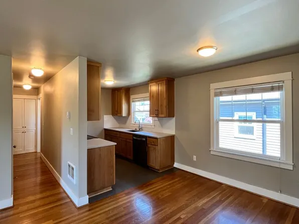 715 NE Ainsworth St #2, Portland, OR 97211