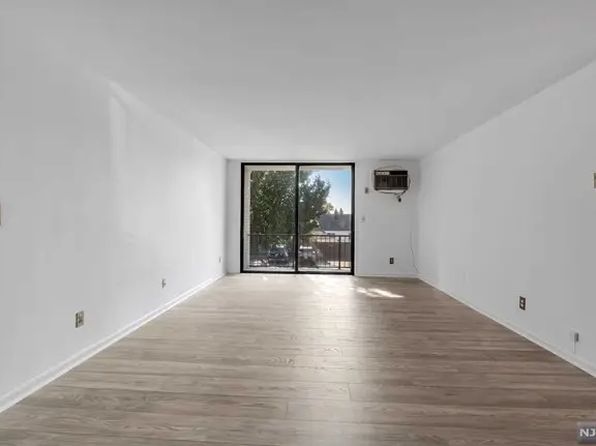 464A Liberty St UNIT 203