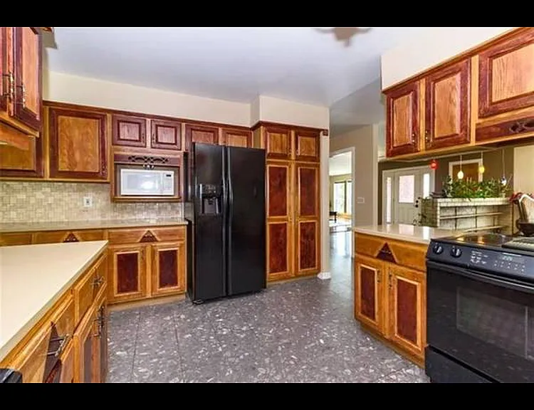 2580 N Karyn Ave #1 — Photo 12