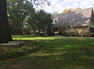 8255 Steepleside Dr, Burr Ridge, IL 60527