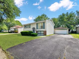 17303 Appletree Dr, Hazel Crest, IL 60429