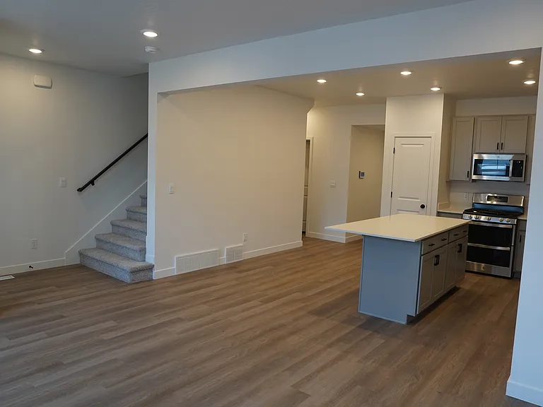 2166 W Stardew St — Photo 3
