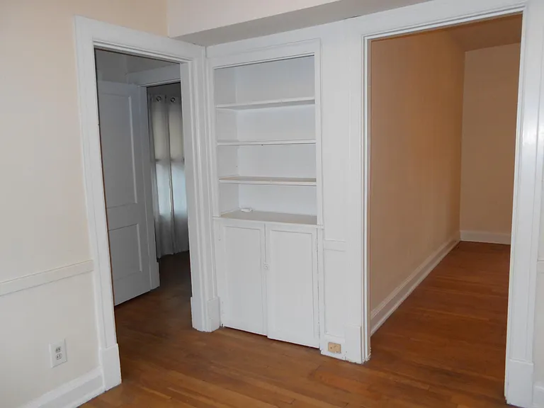2400 Woodbourne Ave #3C — Photo 4