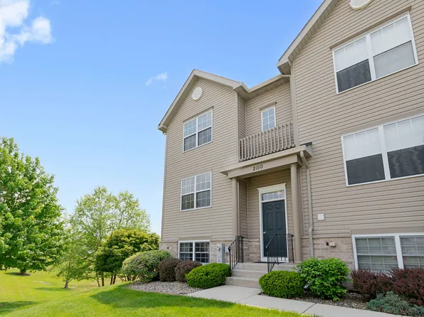 2110 S Austrian Pine St, Lockport, IL 60441