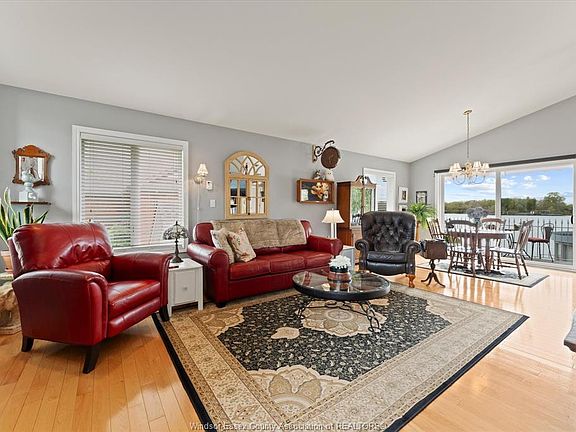 4th image of 476 Dalhousie St