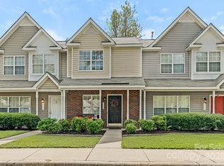 7690 Petrea Ln, Charlotte, NC 28227