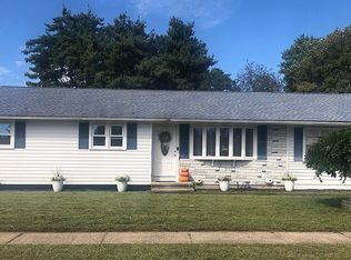 3 Meadowland Cir, Plainville, CT 06062