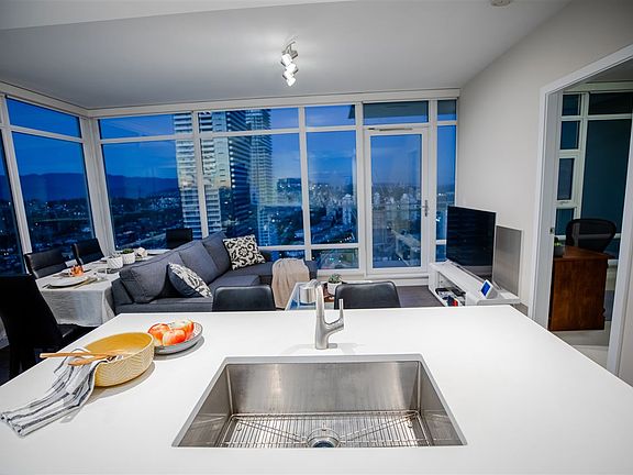 2nd image of 4485 Skyline Dr #3206