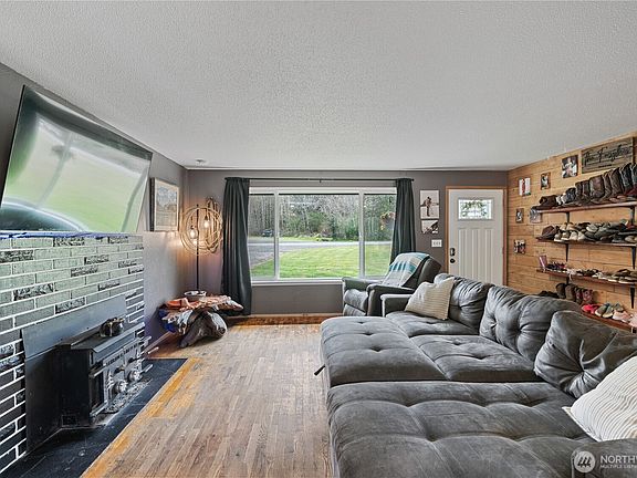 4th image of 4653 Wishkah Road