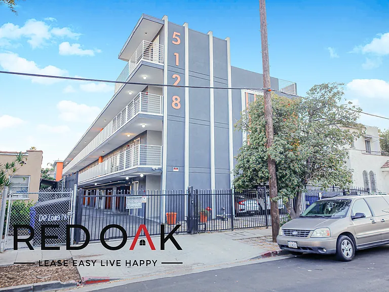 5128 De Longpre Ave #16 — Photo 4