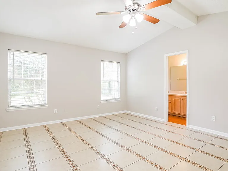 1903 Suwannee River Dr — Photo 11