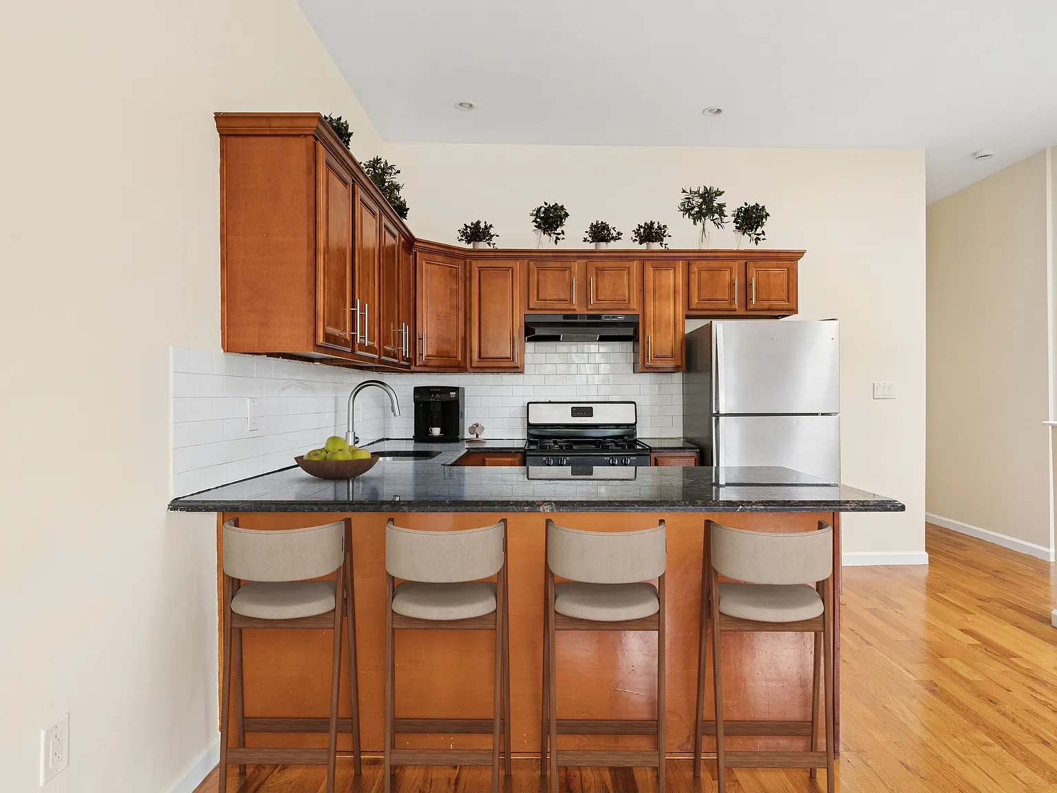 31 Wyona Street — Photo 3
