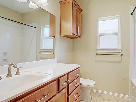3rd image of 28910 Hidden Lake Ct W