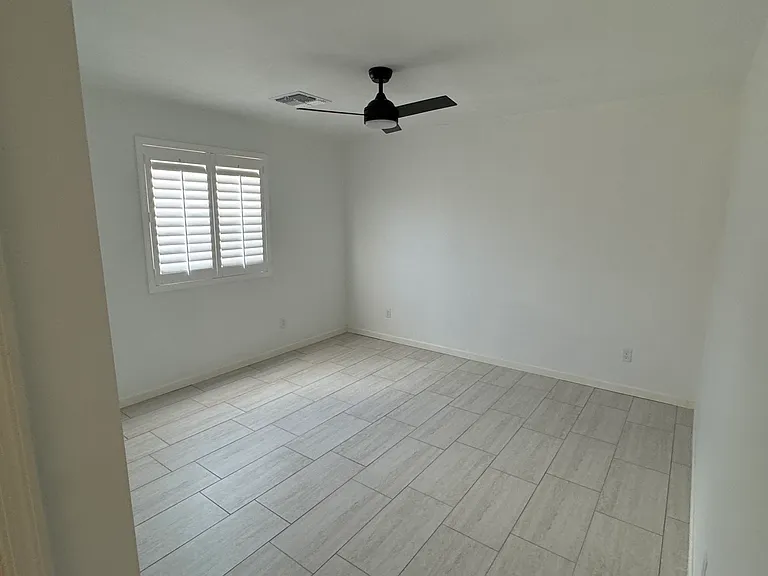 2062 E Orange St — Photo 9