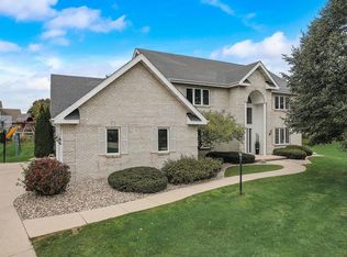 15 Madeline Is, Madison, WI 53719