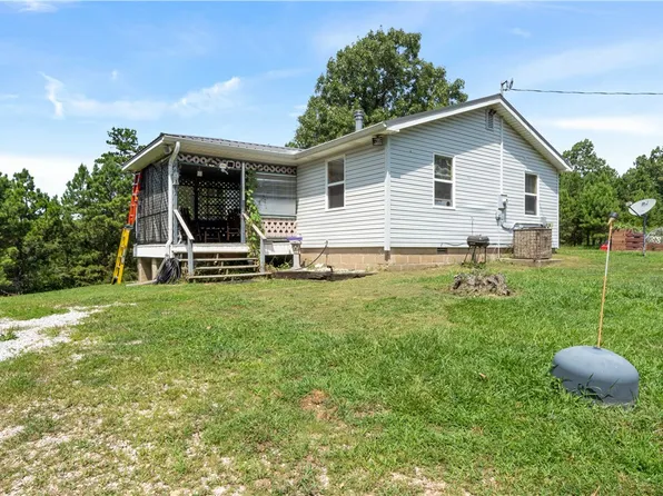 8442 Cox Ln, Rogers, AR 72756