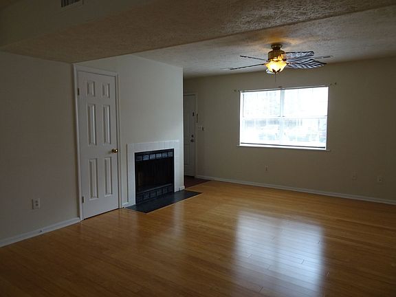 3rd image of 29 Oneonta Dr