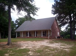 7103 McComb Hville Rd, McComb, MS 39648