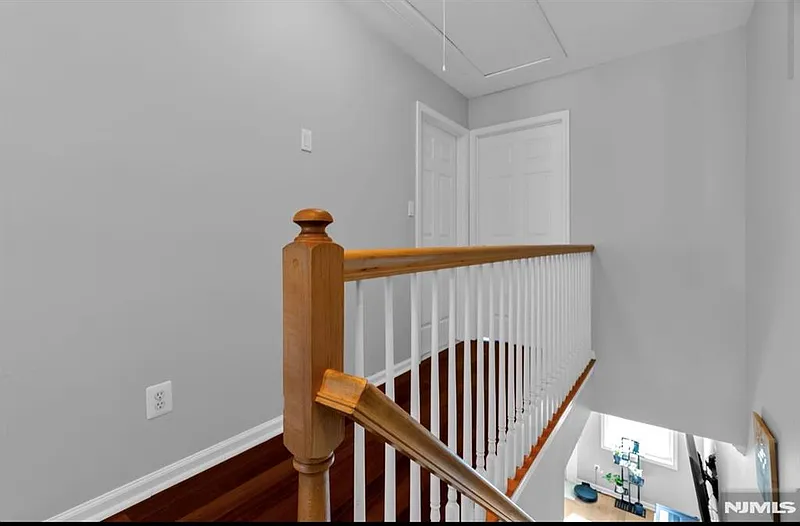 Thumbnail 16
