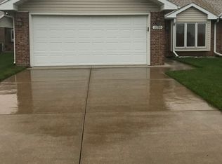 2220 Marigold Cir, Lincoln, NE 68521