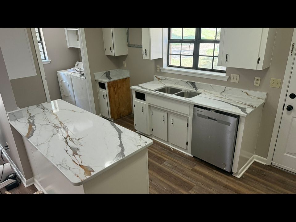 2nd image of 2205 Church St