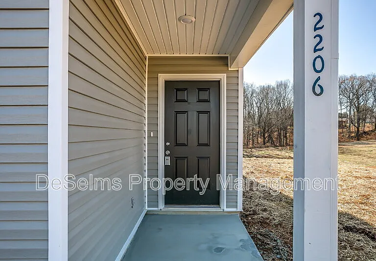 2206 Yearling Dr — Photo 2