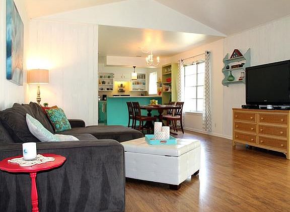 5th image of 8413 Staunton Dr