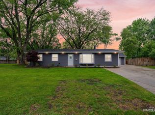 19 Crescent Ct, Montgomery, IL 60538