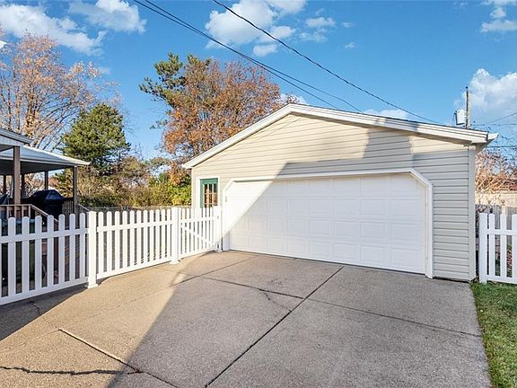 4th image of 255 Belmont Ct E