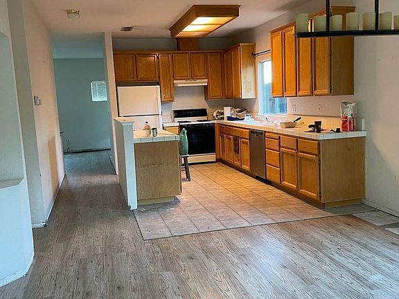 2nd image of 479 Parker Dr