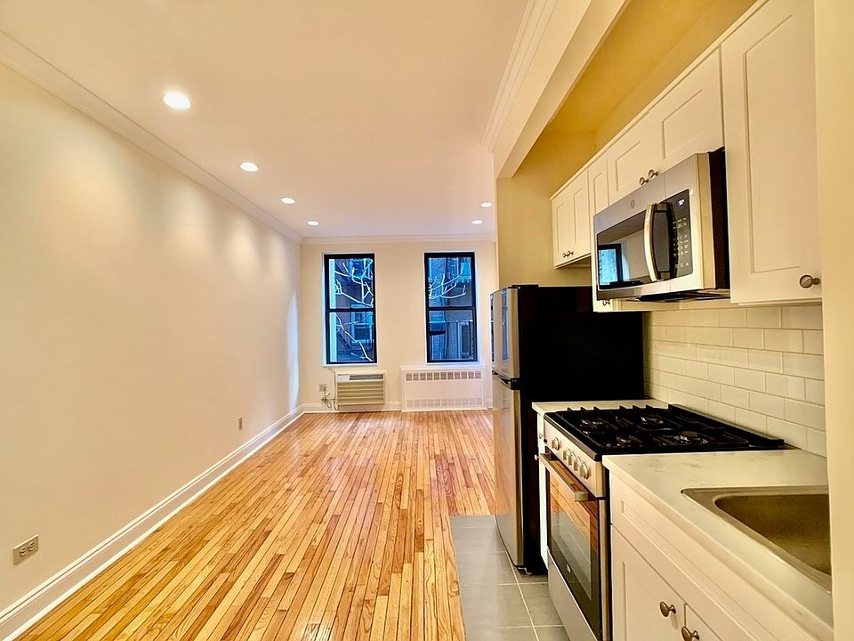 1st image of 326 E 34th St #B3r