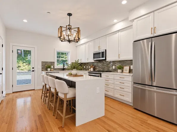 36 Linwood Ave #36, Melrose, MA 02176