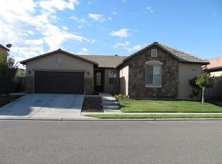 1419 E Via Corsica Pl, Fresno, CA 93730