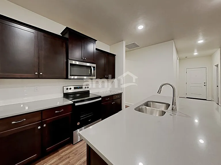 1893 N Montgomery Way — Photo 3