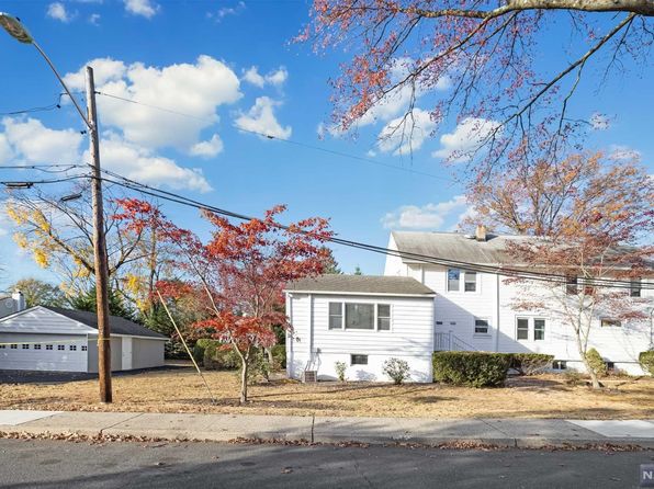 50 Dean St, Glen Rock, NJ 07452