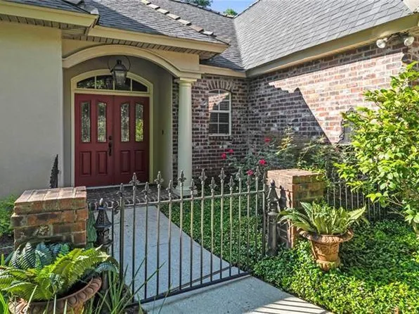 178 Kensington Pl, Madisonville, LA 70447