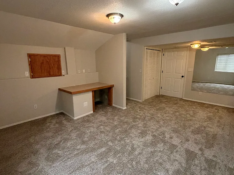 5843 Butterfield Dr — Photo 10