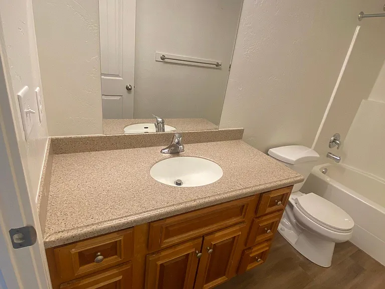 1587 N 565 W #104 — Photo 14