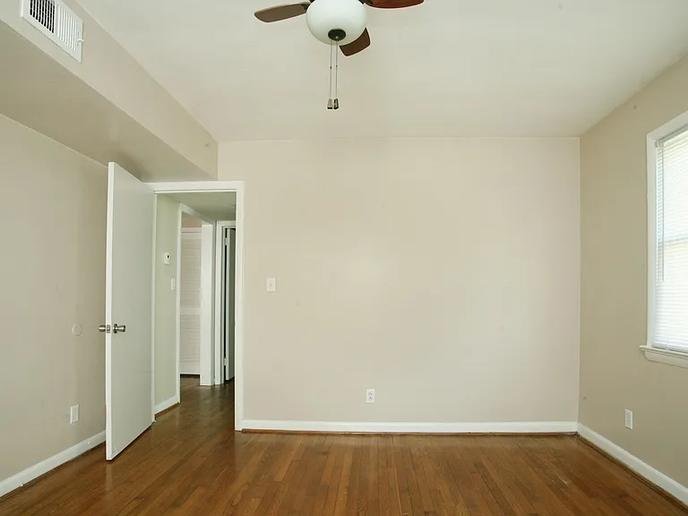 425 26th St #5 — Photo 12