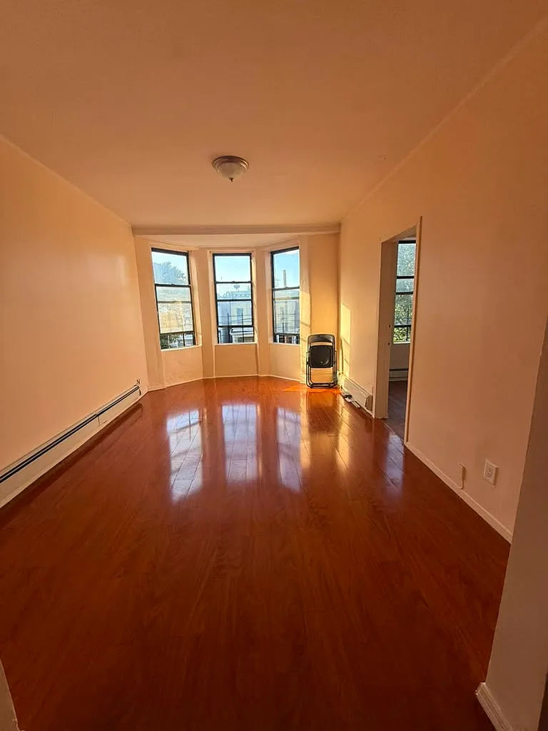 2 bed, 2351 sqft, $2,800 — Photo 1