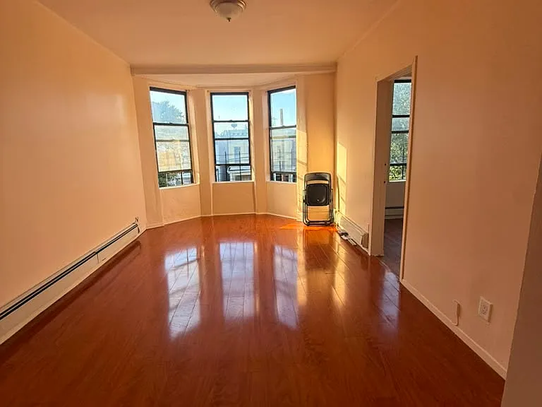 2138 Gleason Ave #1 — Photo 1