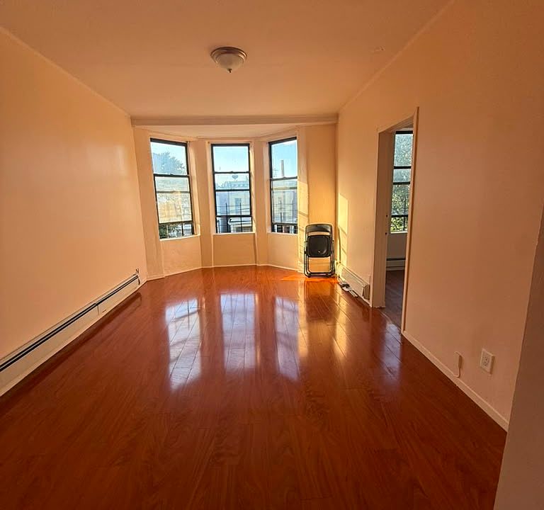 1st image of 2138 Gleason Ave APT 1