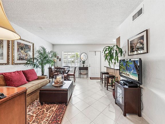 3rd image of 2660 NE 8th Avenue #212
