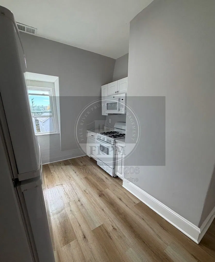 3 bed, 1.0 bath, $1,745 — Photo 3