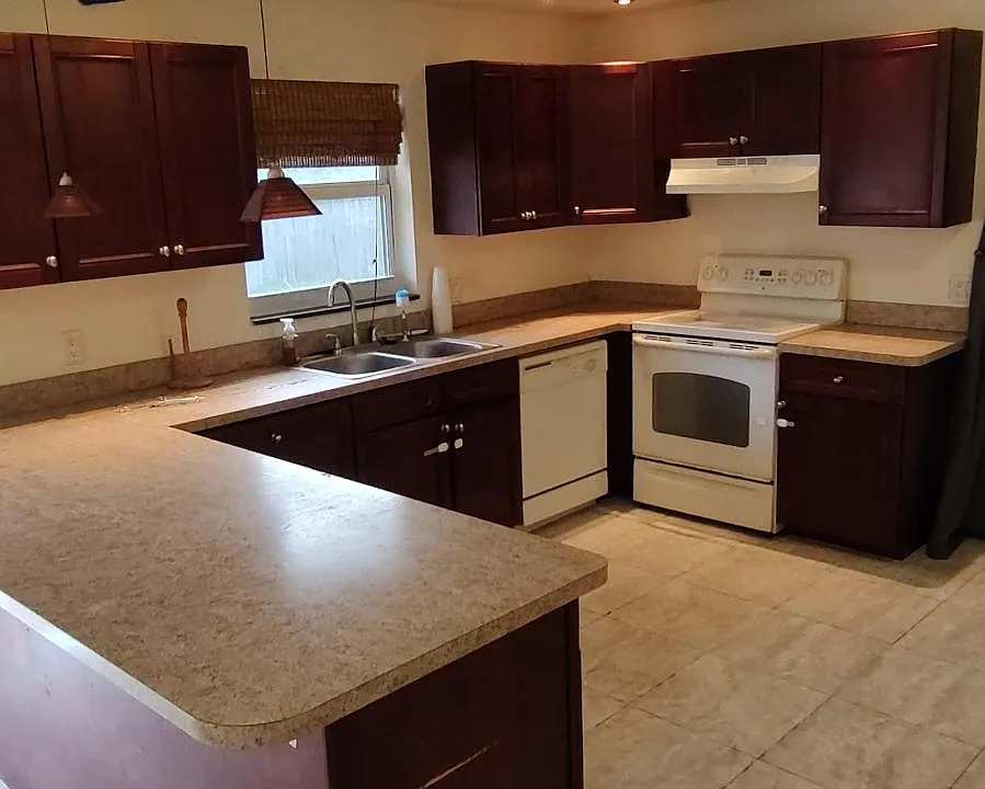 Here's the kitchen, lots of counter space