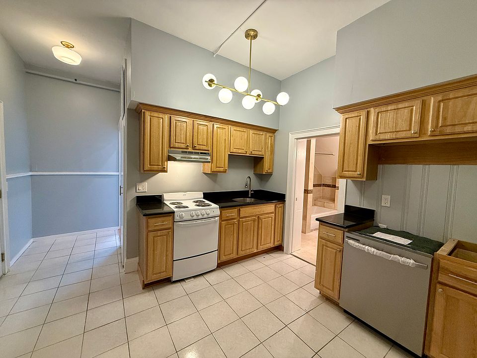 1st image of 112 Keene St APT 6