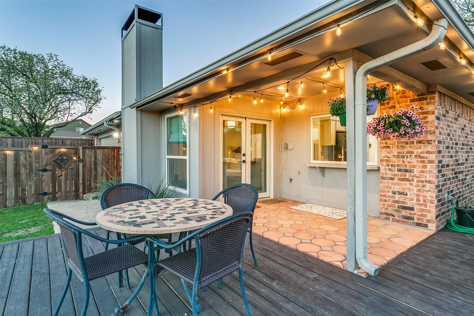 3707 Grasmere Dr photo 1