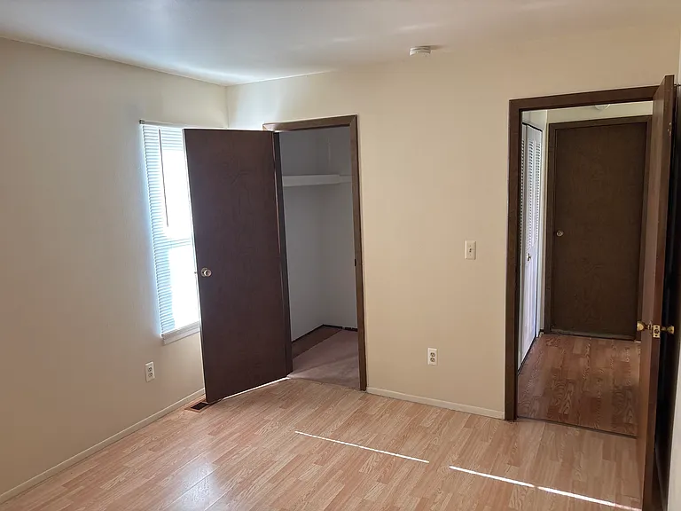 1595 Wingate Blvd — Photo 3