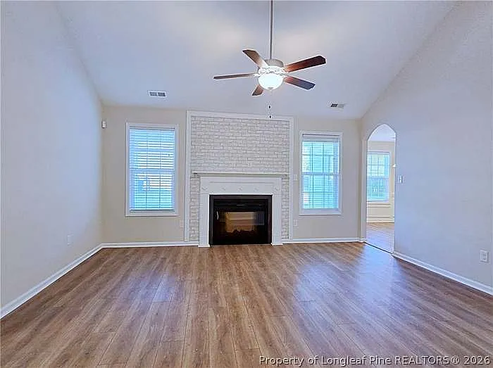204 Feathers Ln — Photo 6